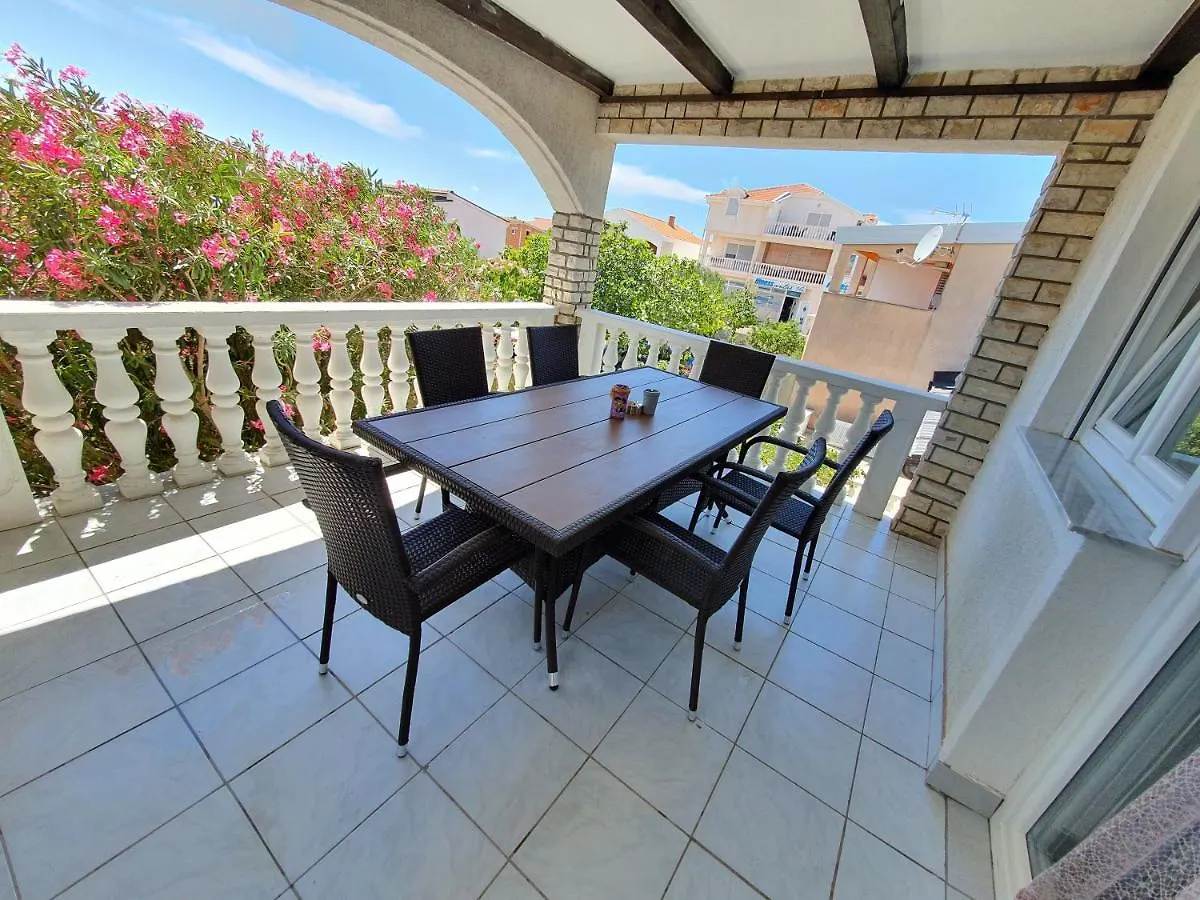 Apartman Lu Vir 0*,  Croatia