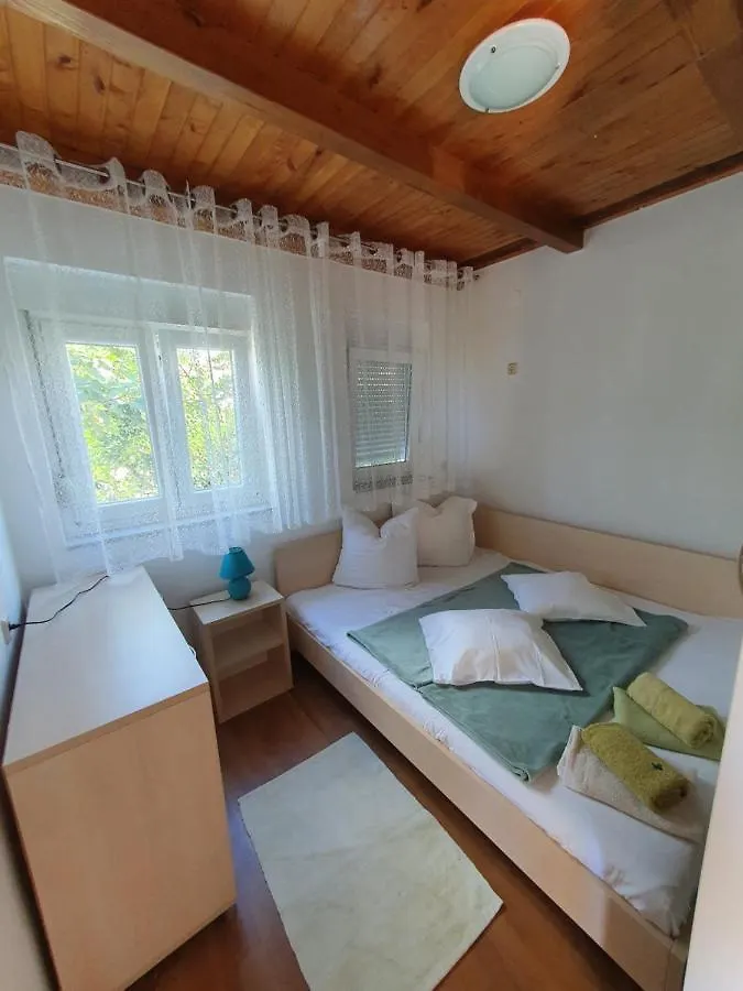 Apartman Lu Vir Apartment