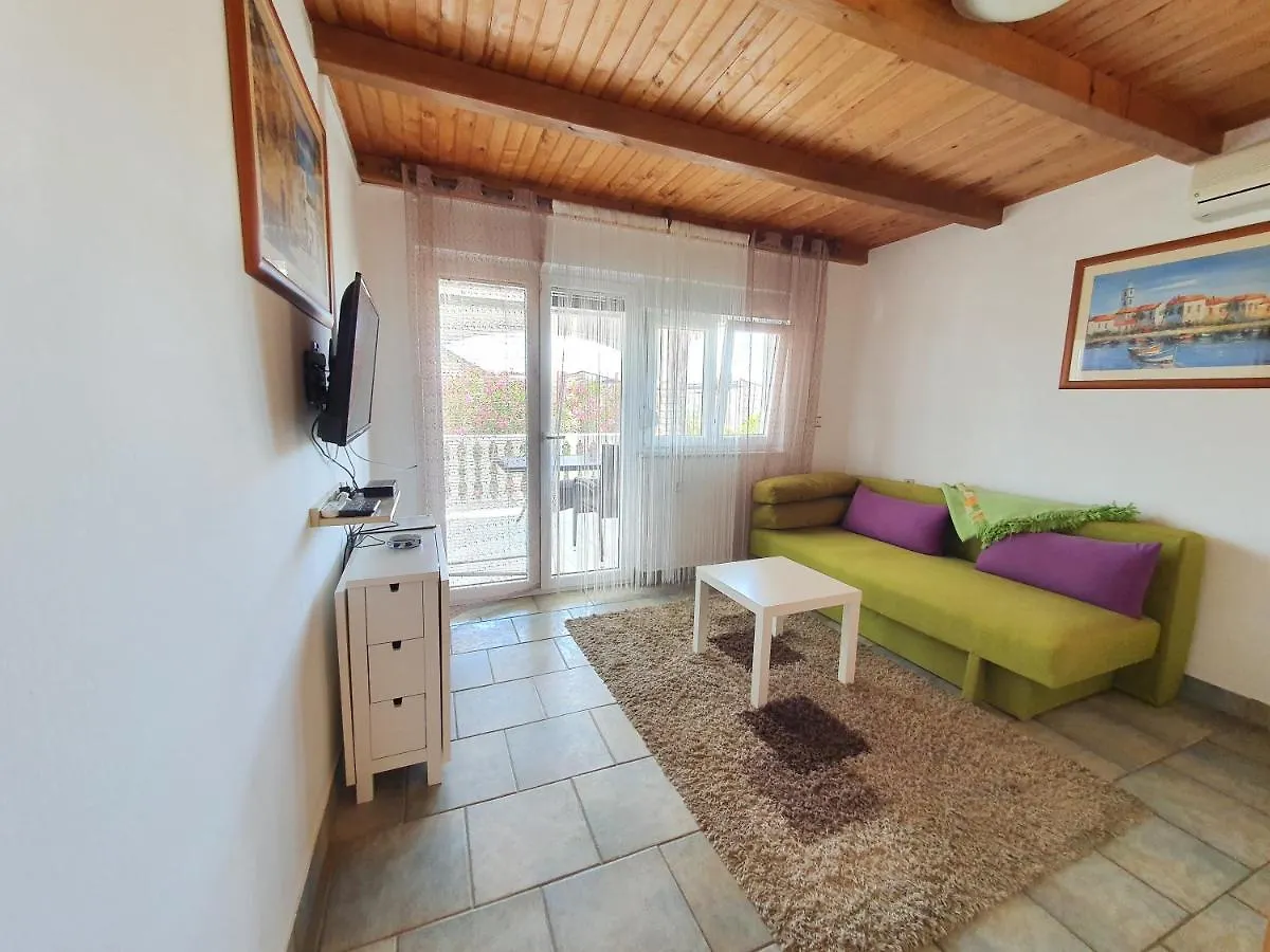 Apartment Apartman Lu Vir