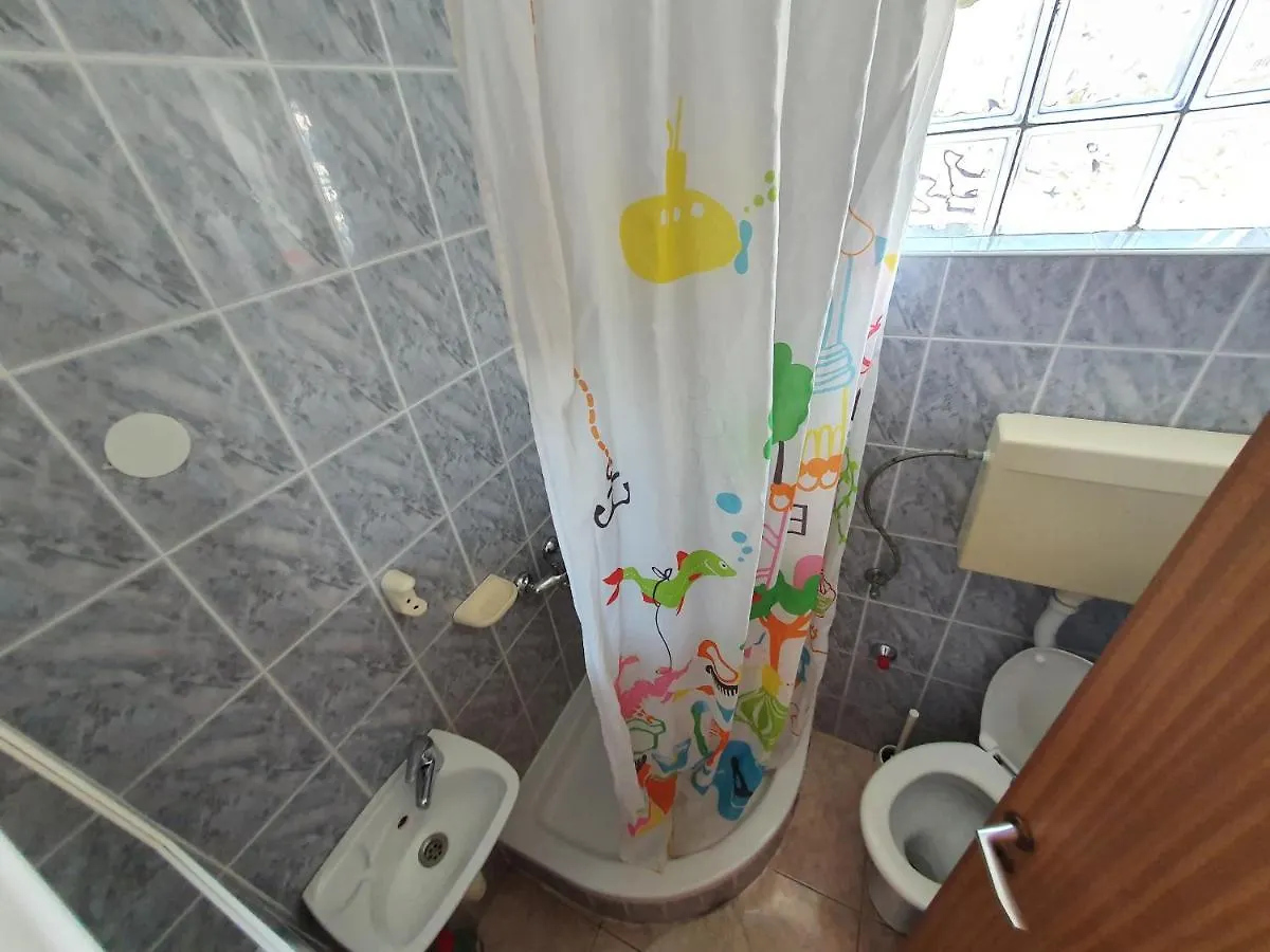 Apartman Lu Vir 0*,